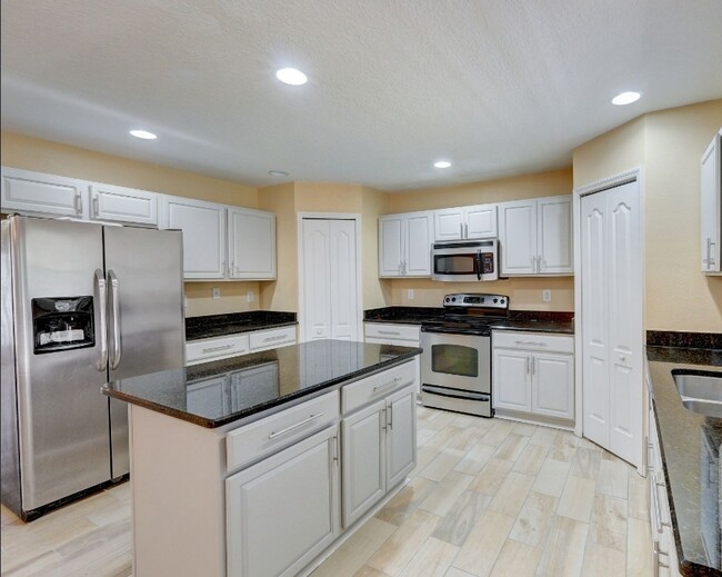 Kitchen - 5225 NW Wisk Fern Cir