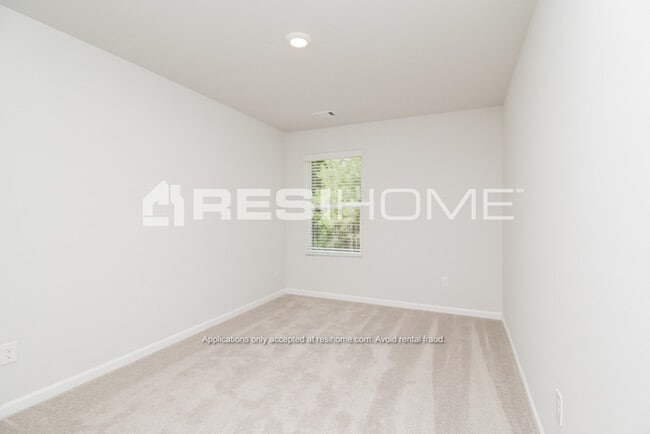 Building Photo - 432 Oakwood Dr NW