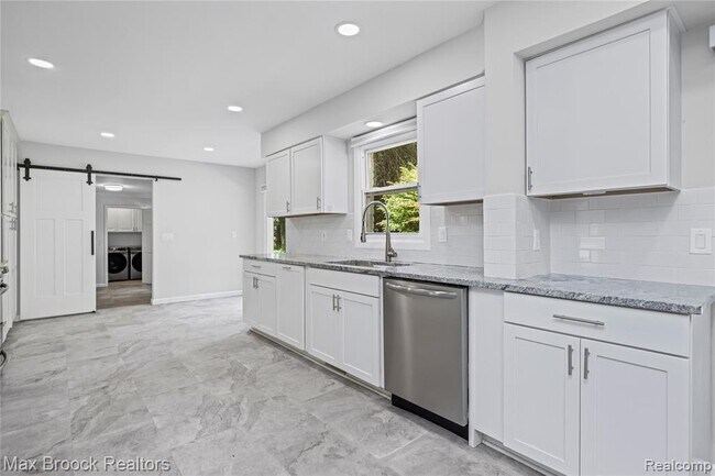 Building Photo - 2601 Lamplighter Ln