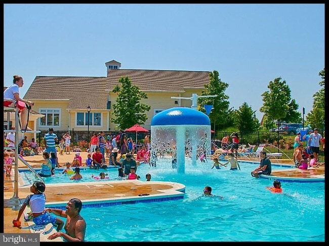 Building Photo - 23109 Dunlop Heights Terrace