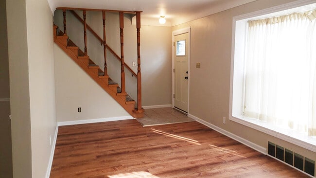 Building Photo - 28833 Groveland St