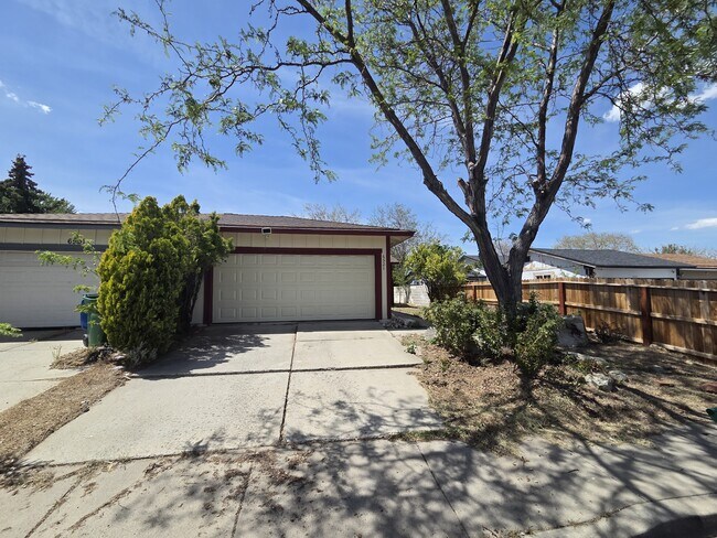 Building Photo - 6521 Flower St