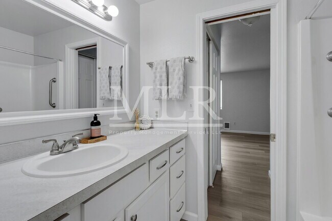 Building Photo - Modern Comfort in Tumwater – Renovated Upstairs End Unit with Move-In Specials!