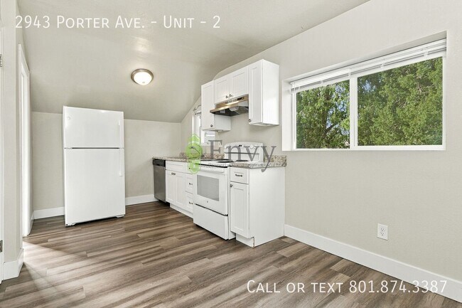 Building Photo - 2943 Porter Ave