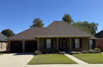 Building Photo - 103 Lakeshore Dr