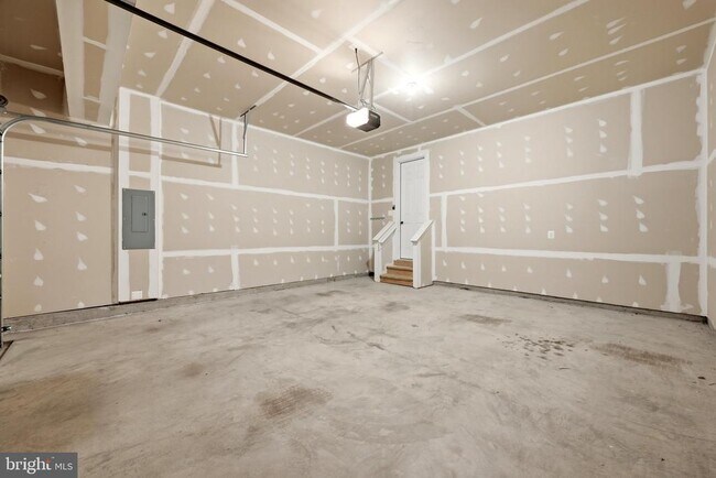 Building Photo - 102 Curtain Fall Dr