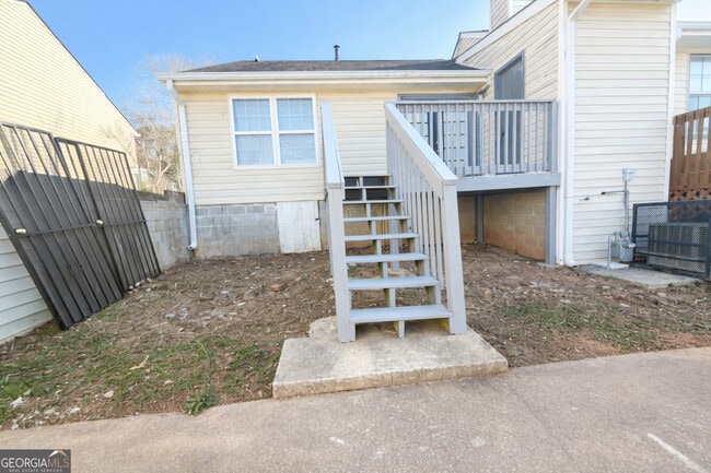 Building Photo - 5505 Park Pl S