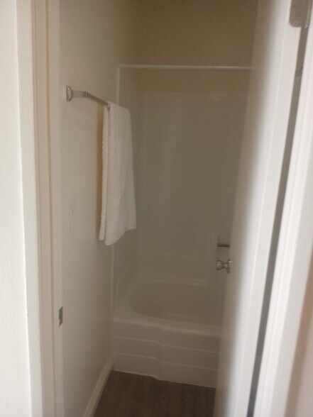 Building Photo - 27273 Camp Plenty Rd