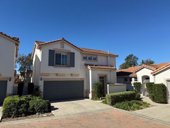 Primary Photo - Beautiful 3B/2.5BA Home in Mira Mesa for R...