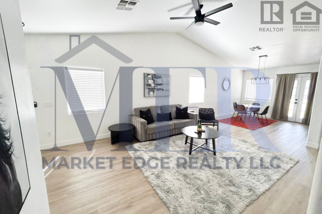 Building Photo - 3Bed/2Bath Furnished Home 2 Car Gar - 19th...