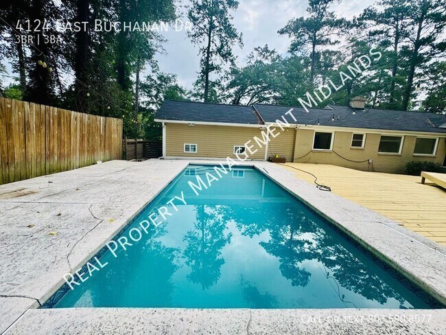 Building Photo - 4124 E Buchanan Dr