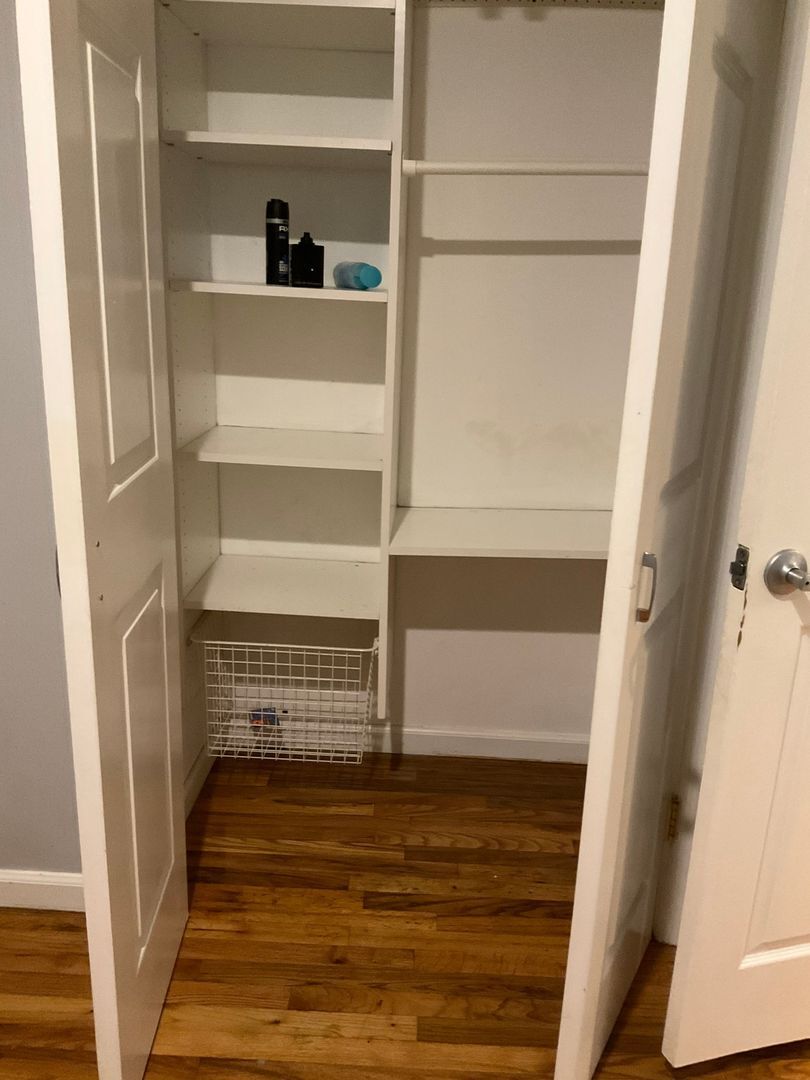 Building Photo - 132 Hallock Rd