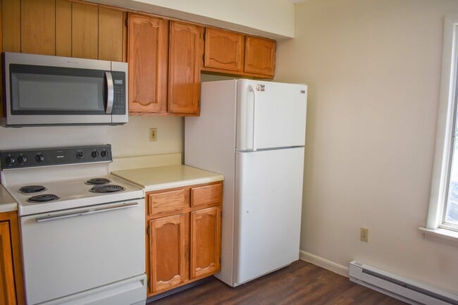 Building Photo - Second Floor - Two Bedroom with Garage in Jersey Shore