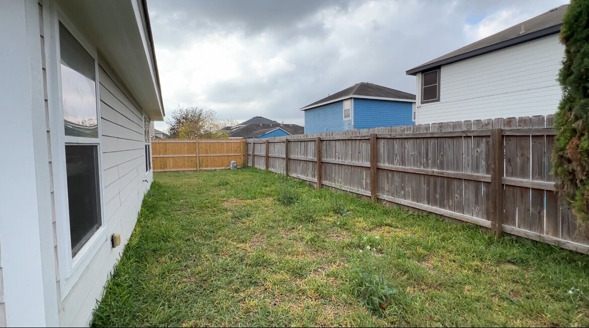 Building Photo - 8824 Cowboy Rose Ln