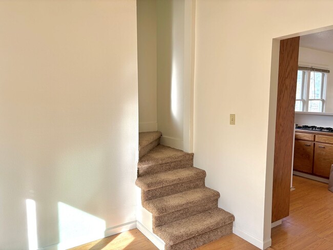 Building Photo - Charming Home in the Conveniently Located Southgate Neighborhood, Character-Rich Trims and Fully ...