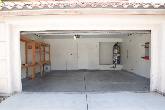 Building Photo - SUMMERLIN - 2 STORY HOME