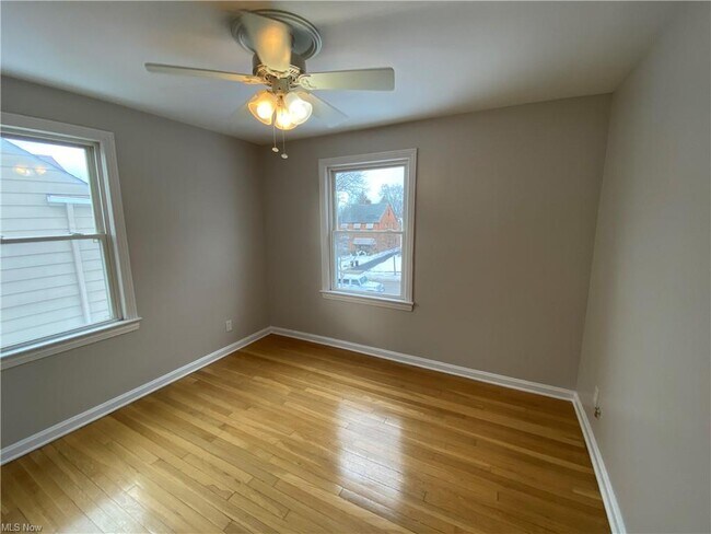 Building Photo - 4402 Silsby Rd