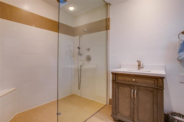 Building Photo - 2045 Marydale Rd