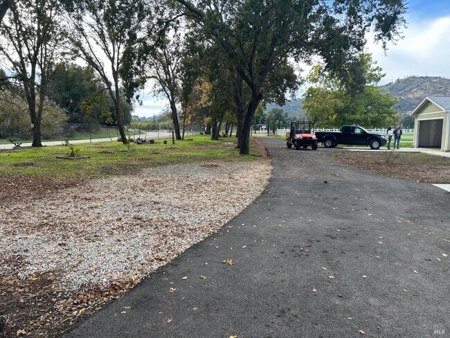 Building Photo - 6297 Pleasants Valley Rd