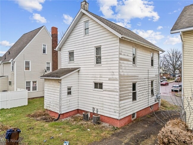 Building Photo - 3029 Seventh St SW