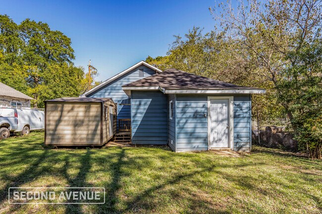 Building Photo - 544 7th St S