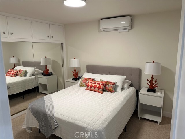 Building Photo - 370 Avenida Castilla