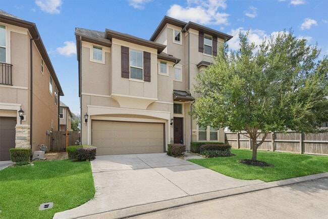 Building Photo - 13217 Green Hills Dr