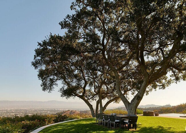 Building Photo - 13331 Mulholland Dr