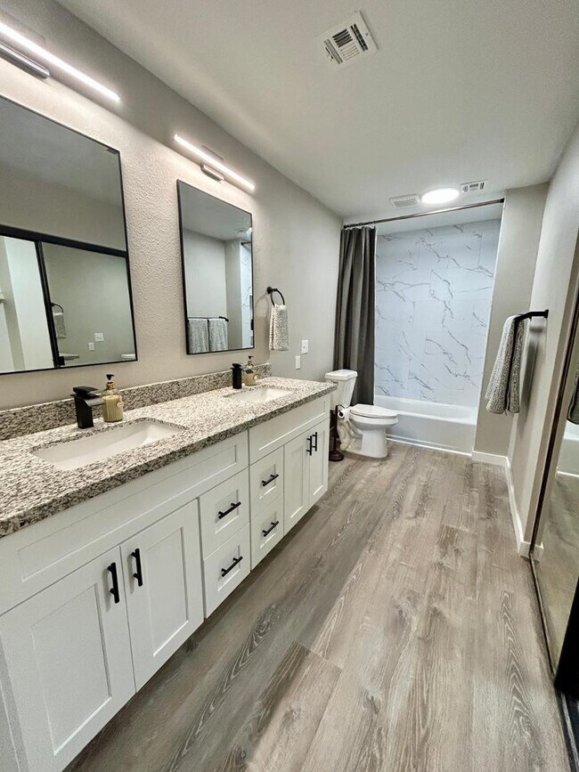 Building Photo - 4212 E Sandia St