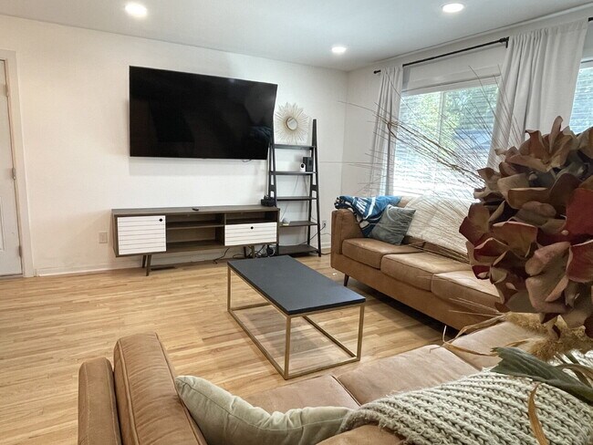 Building Photo - 134 Kilgore St