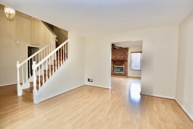 Building Photo - 1661 Charlotte Cir