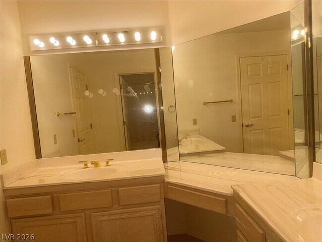 Building Photo - 8900 Kingsmill Dr