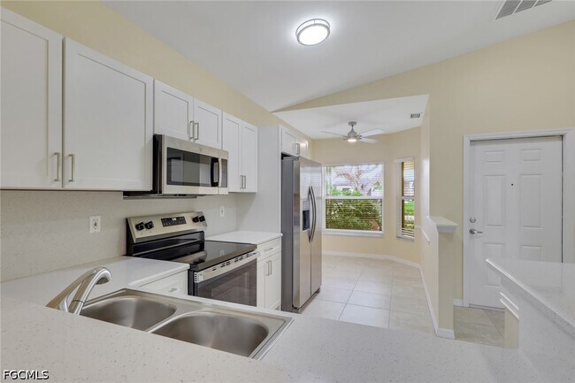 Building Photo - 5011 SW 16th Pl