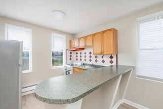 Building Photo - 3400 Reach St