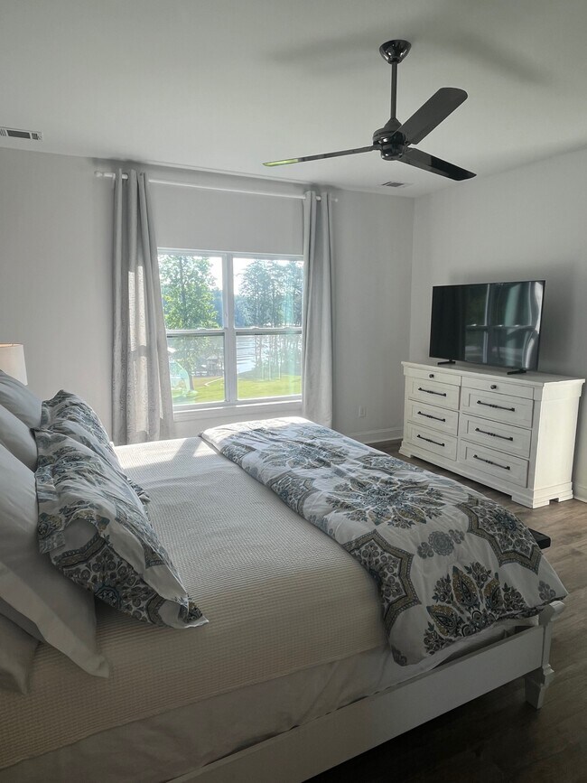 Building Photo - 335 McAlister Rd