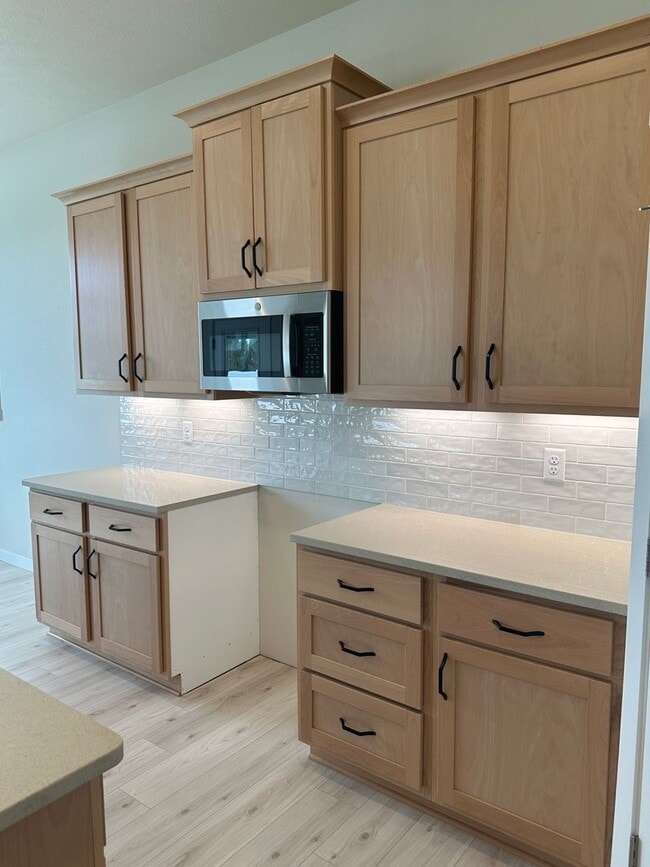 Building Photo - Alderbrook Homes, Newer Construction!