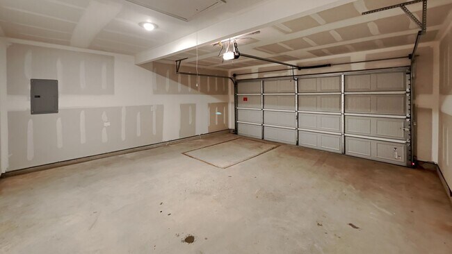 Building Photo - Brand New 4 Bedroom Home in Newcastle School District