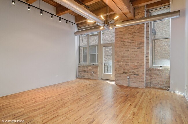 Building Photo - 1500 W Monroe St
