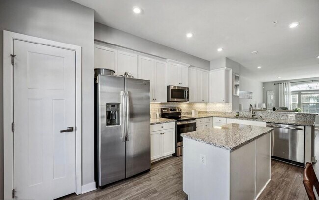 Building Photo - 2407 Marsh Point