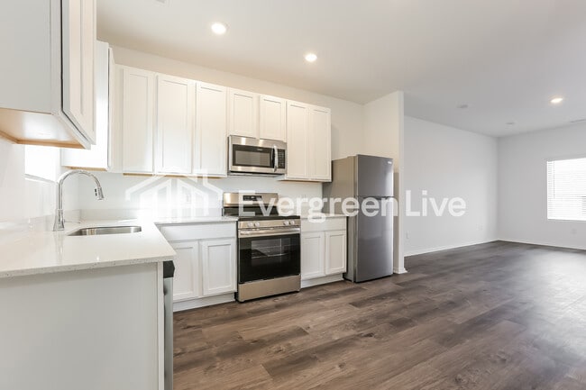 Building Photo - 1255 Tsar Rd