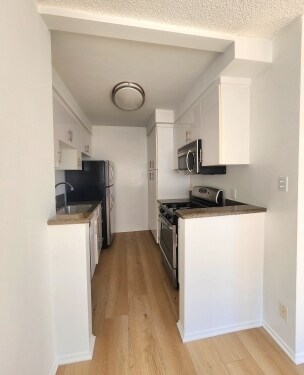 Interior Photo - 1405 Amherst Ave