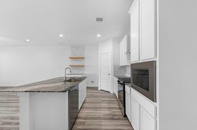 Building Photo - 13436 Sombrero Cay Dr