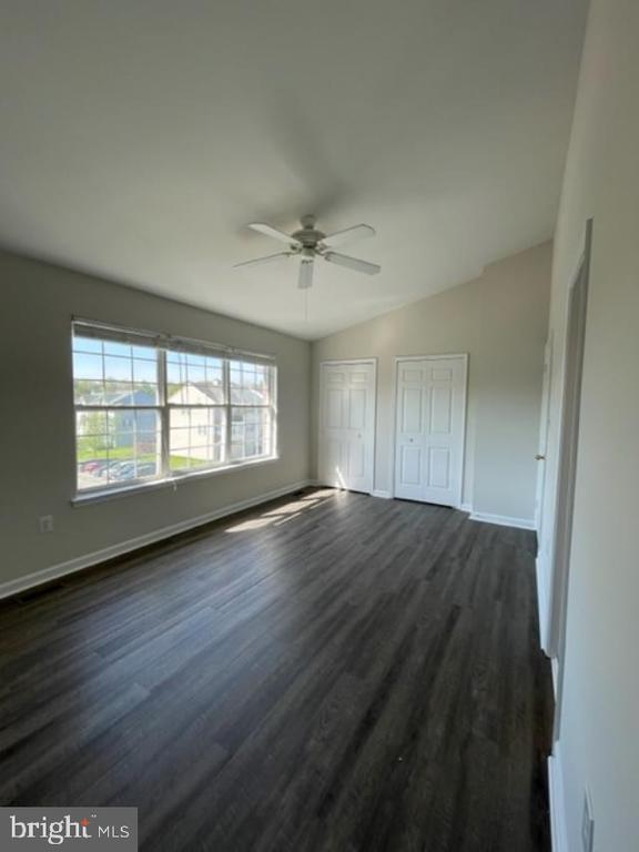 Building Photo - 216 Pinecove Ave