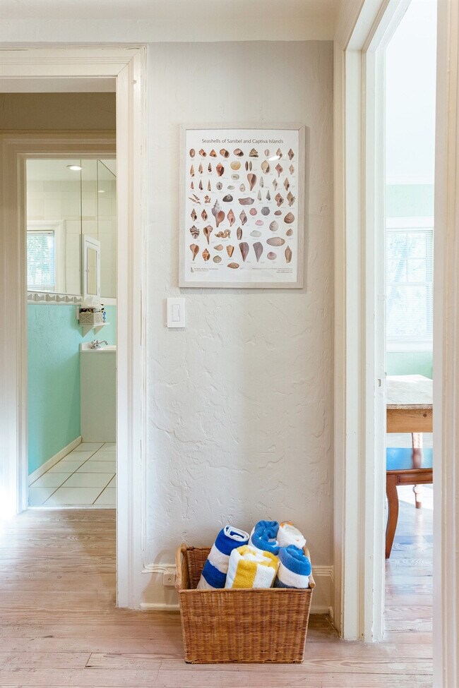 Building Photo - 519 28th St