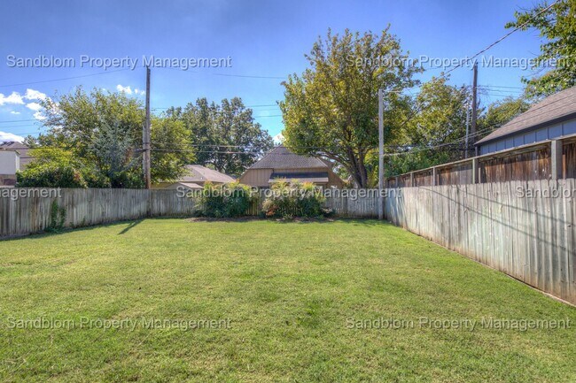 Building Photo - For Lease | Brookside | $1800 Rent | Available now!