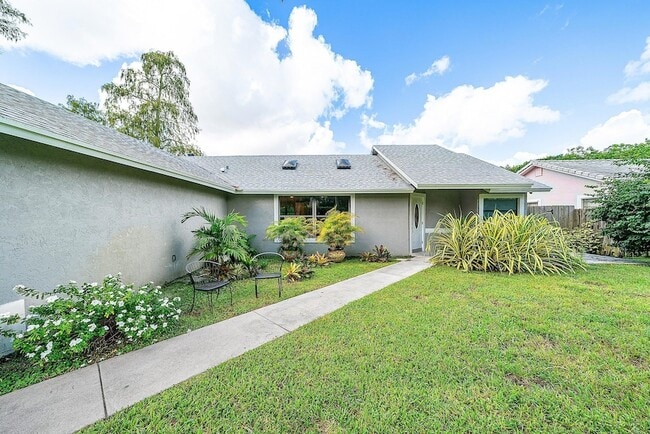 Building Photo - 1252 Raintree Ln