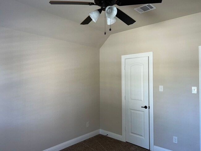 Building Photo - Cameron Lane