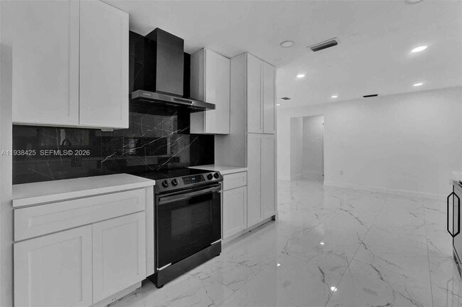 Building Photo - 860 NW 207th St