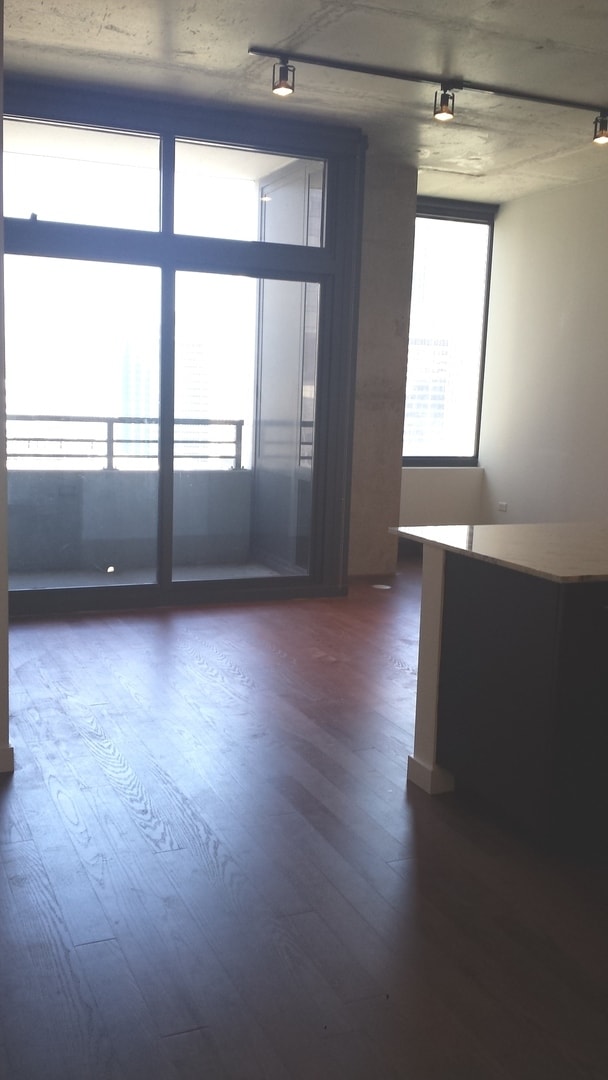 Building Photo - 235 W Van Buren St