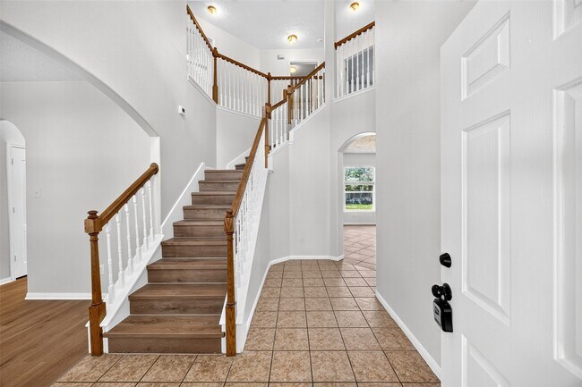 Building Photo - 19246 Hopeview Ct